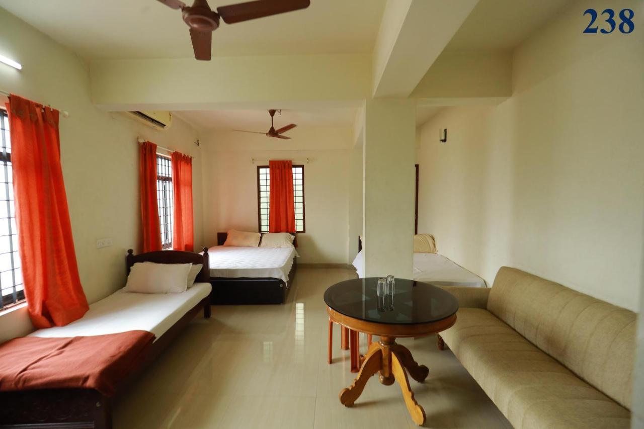 Arackal Tourist Home Tripunithura Exterior foto