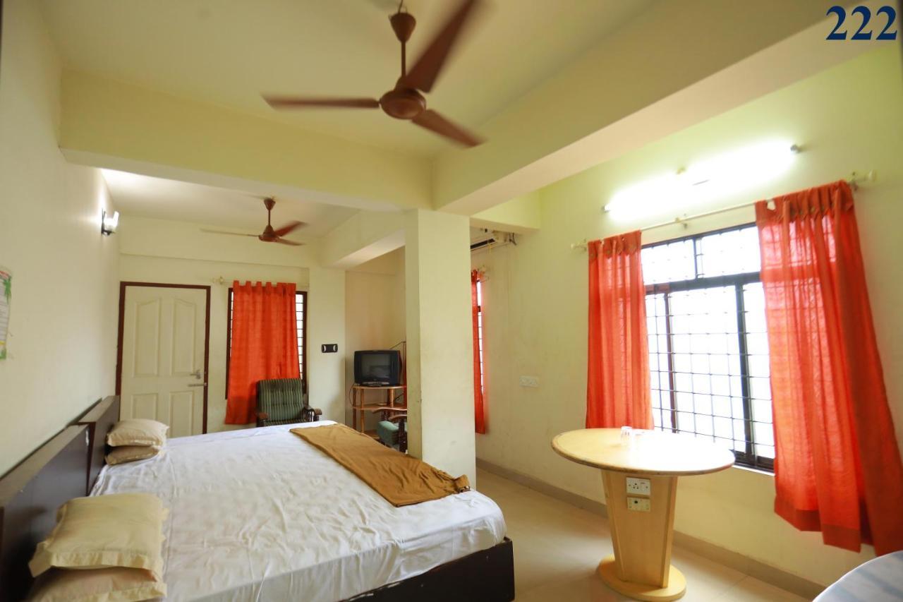 Arackal Tourist Home Tripunithura Exterior foto