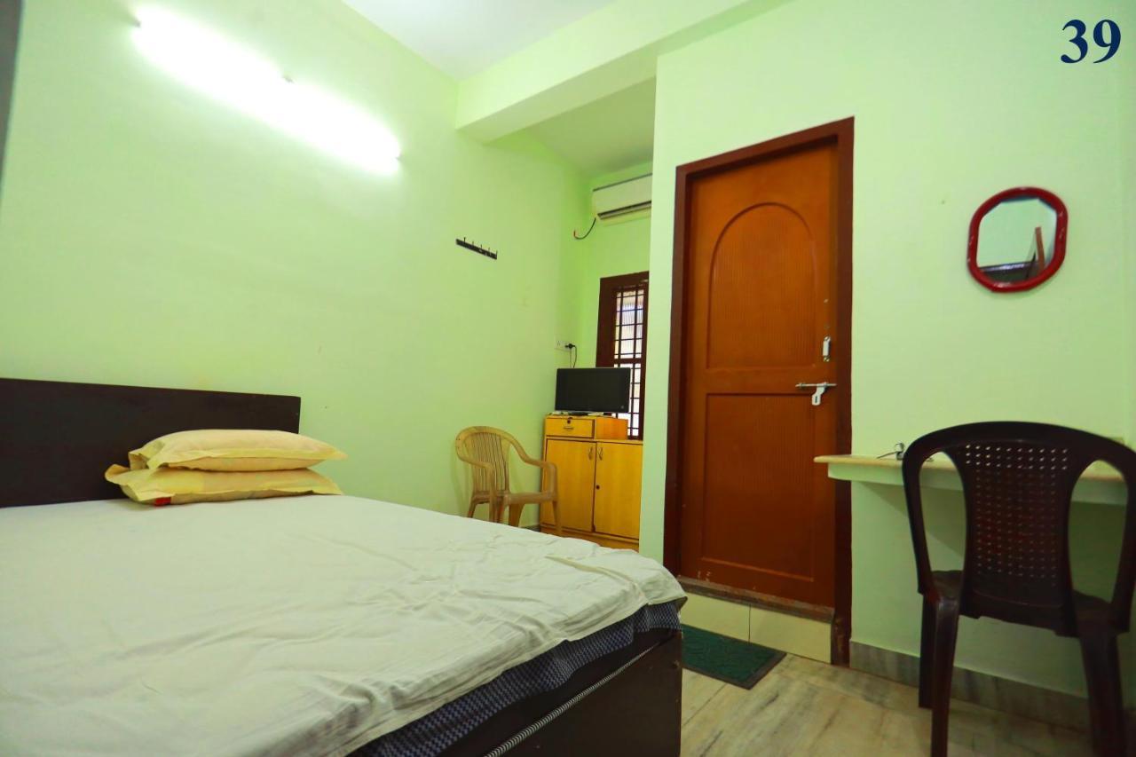 Arackal Tourist Home Tripunithura Exterior foto